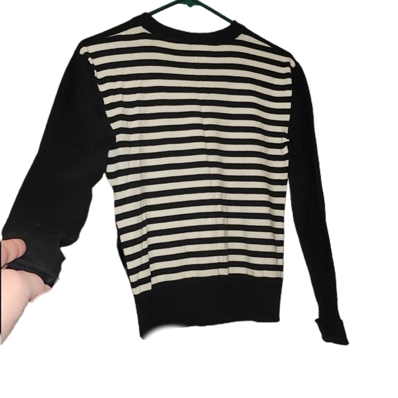 GIRLS Hello Kitty Sweater - Picture 2 of 5